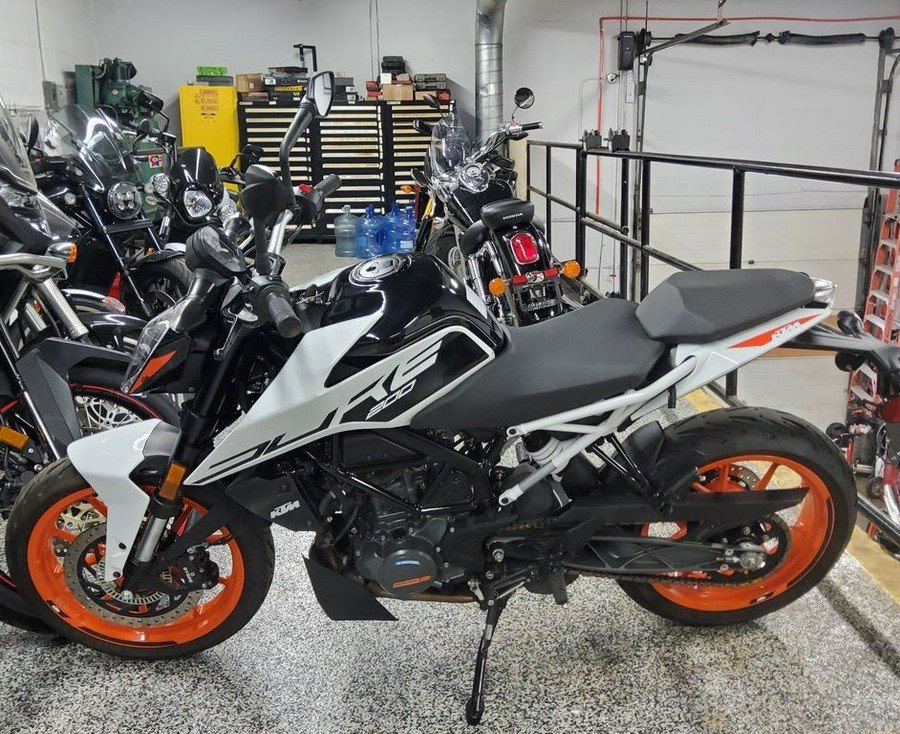 2022 KTM 200 Duke