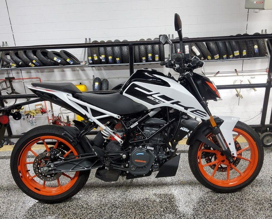 2022 KTM 200 Duke