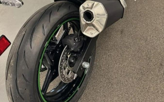 2024 Kawasaki Z7 Hybrid ABS