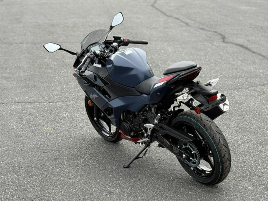 2026 Kawasaki Ninja® 500 ABS Metallic Matte Twilight Blue