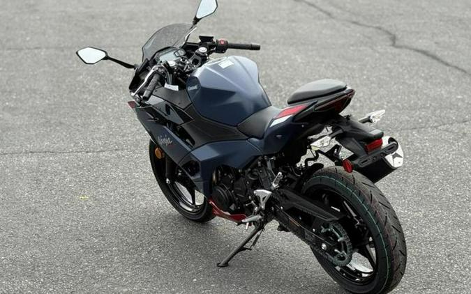 2026 Kawasaki Ninja® 500 ABS Metallic Matte Twilight Blue