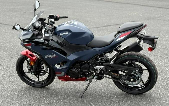 2026 Kawasaki Ninja® 500 ABS Metallic Matte Twilight Blue