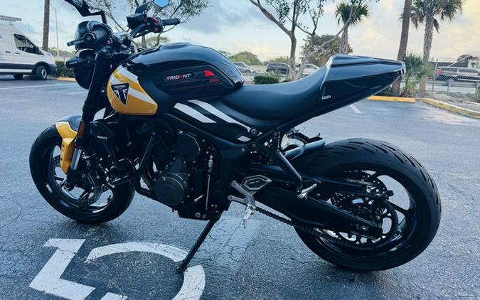 2025 Triumph Trident 660 Cosmic YellowSapphire Black