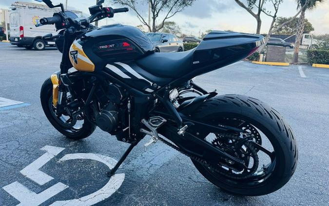 2025 Triumph Trident 660 Cosmic YellowSapphire Black