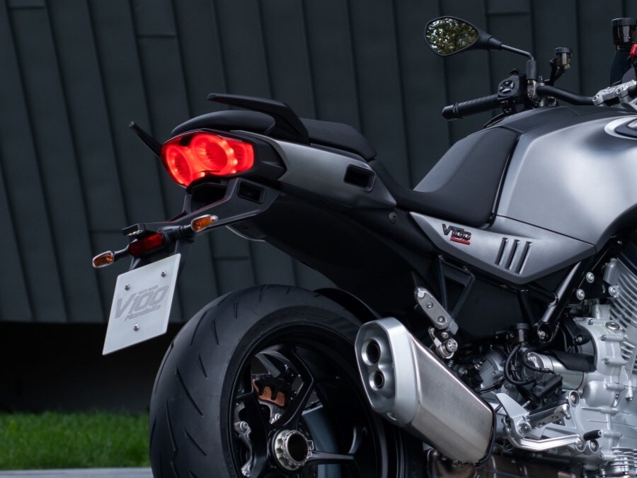 2026 Moto Guzzi V100 Mandello