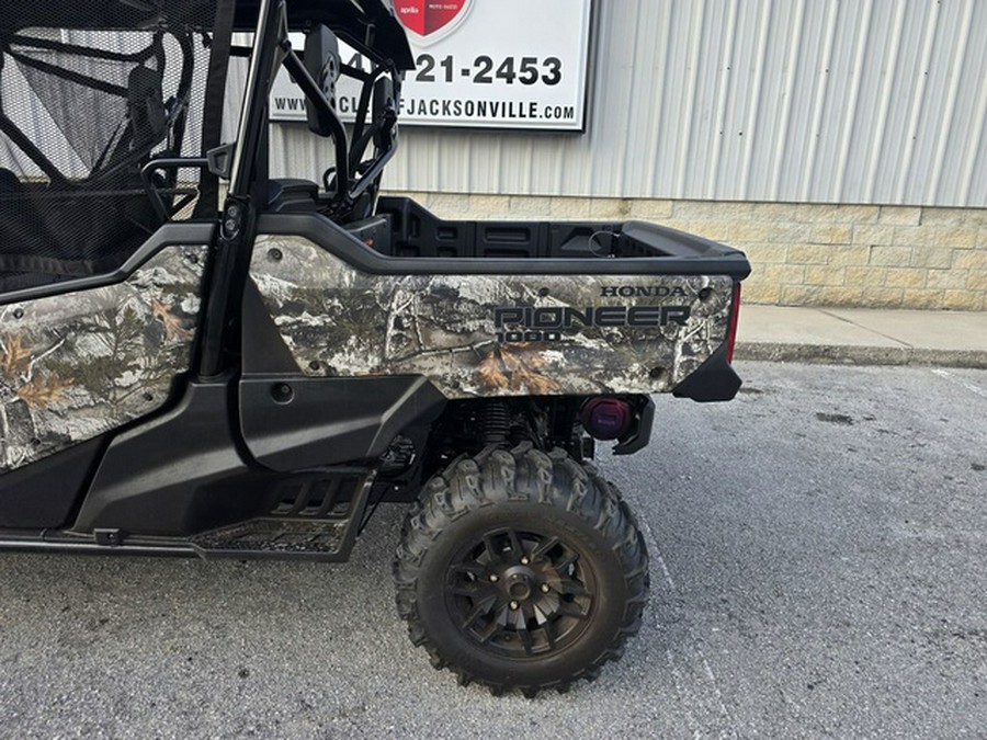 2025 Honda Pioneer 1000-6 Deluxe Crew