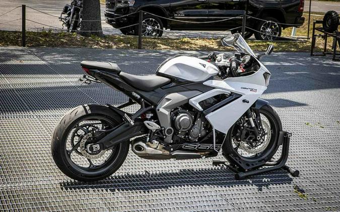 2025 Triumph Daytona 660 Snowdonia WhiteSapphire Black