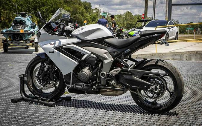 2025 Triumph Daytona 660 Snowdonia WhiteSapphire Black