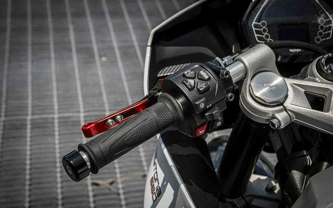 2025 Triumph Daytona 660 Snowdonia WhiteSapphire Black