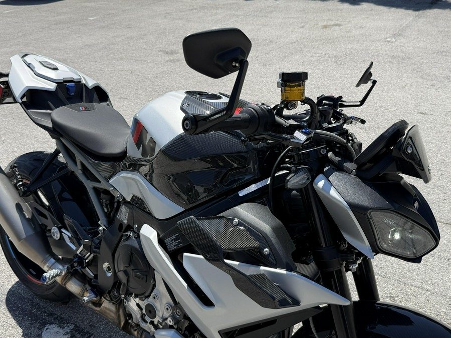 2026 BMW M 1000 R