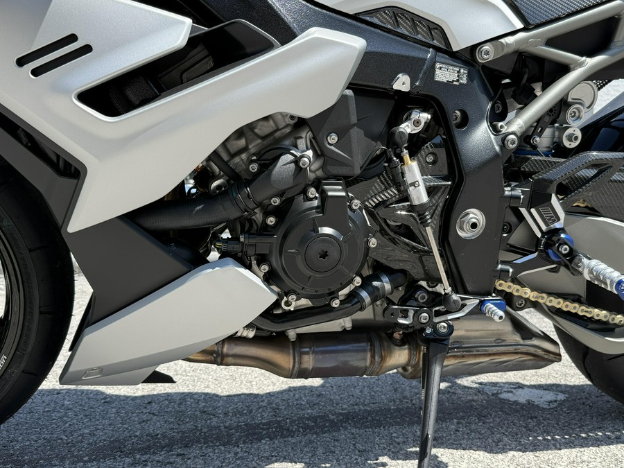 2026 BMW M 1000 R