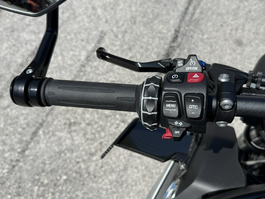 2026 BMW M 1000 R