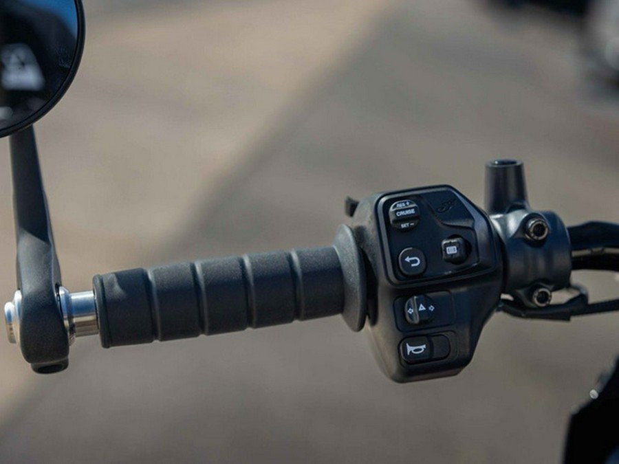 2026 Indian 101 Scout Black Crystal With Super Graphite