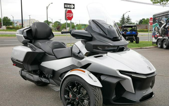 2024 Can-Am Spyder RT Limited Dark Wheels