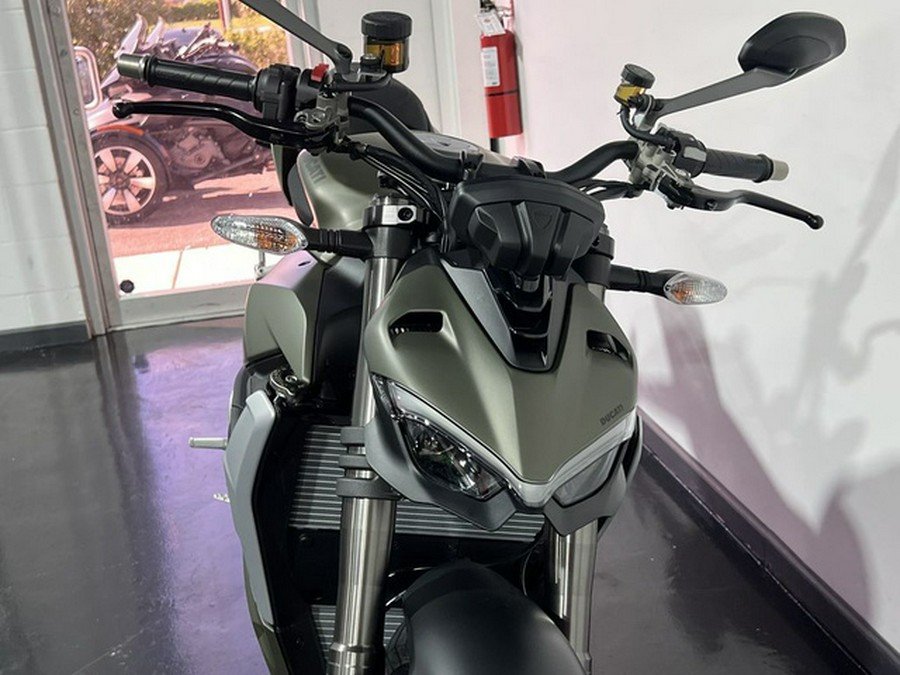 2024 Ducati Streetfighter V2 Storm Green