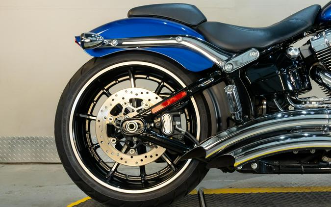 2015 Harley-Davidson Breakout®