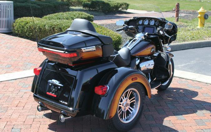 2024 Harley-Davidson Tri Glide Ultra Trike FLHTCUTG