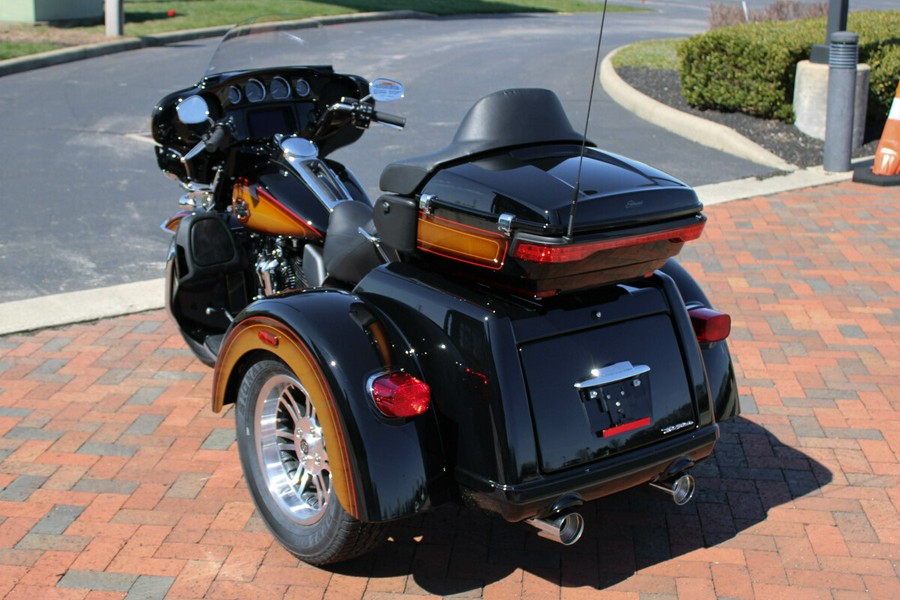 2024 Harley-Davidson Tri Glide Ultra Trike FLHTCUTG