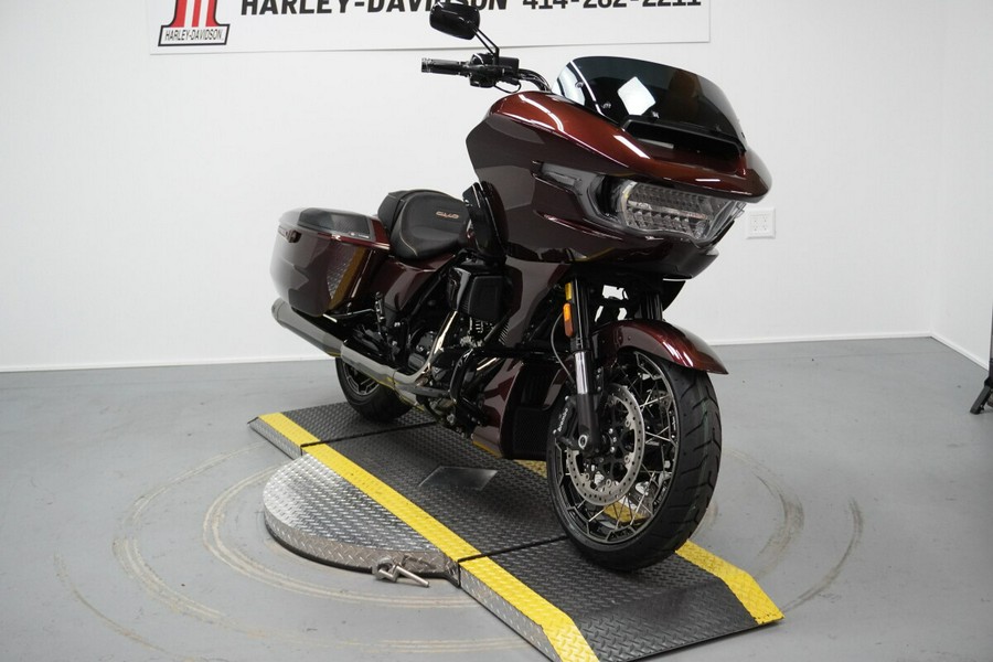 2024 Harley-Davidson® CVO™ Road Glide® Copperhead