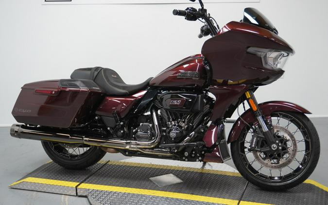 2024 Harley-Davidson® CVO™ Road Glide® Copperhead