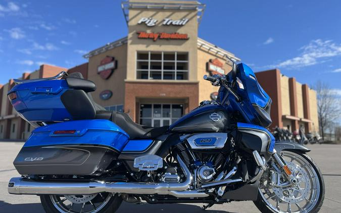 2026 Harley-Davidson® FLHXLSE CVO Street Glide Limited Electric Coast