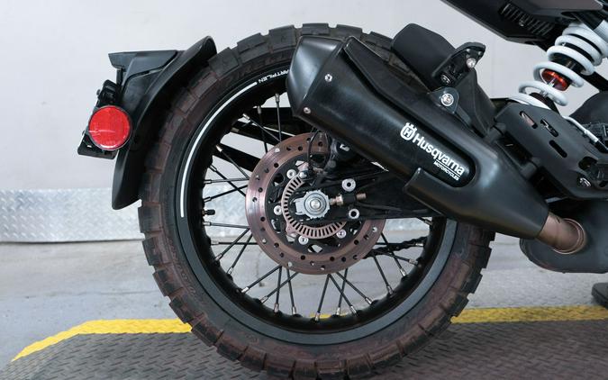 2023 Husqvarna Svartpilen 401