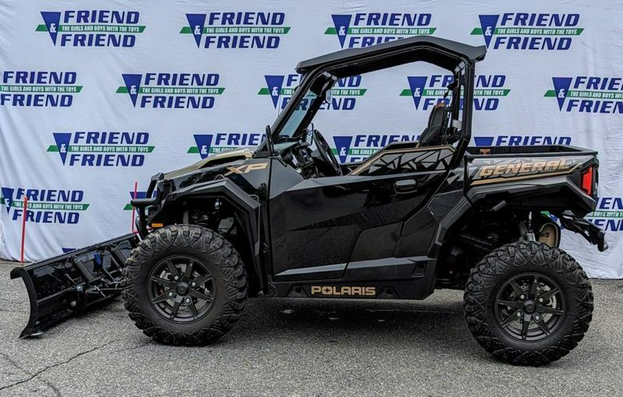 2022 Polaris® General 1000 Deluxe