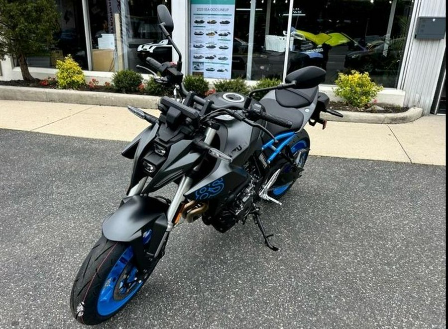 2024 Suzuki GSX-8S