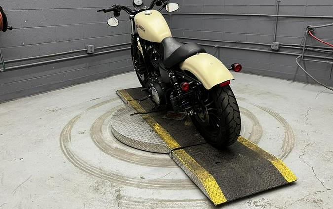 2015 Harley-Davidson® XL883N - Sportster® Iron 883™