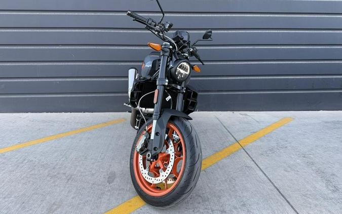 2023 Indian Motorcycle® FTR Stealth Gray/Orange Burst