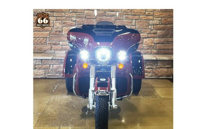 2024 Harley-Davidson Tri Glide Ultra RED ROCK/BLACK W/ PINSTRIPE