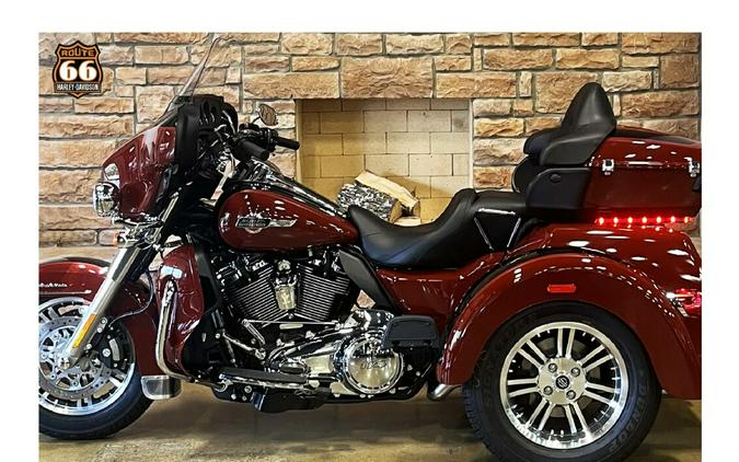 2024 Harley-Davidson Tri Glide Ultra RED ROCK/BLACK W/ PINSTRIPE