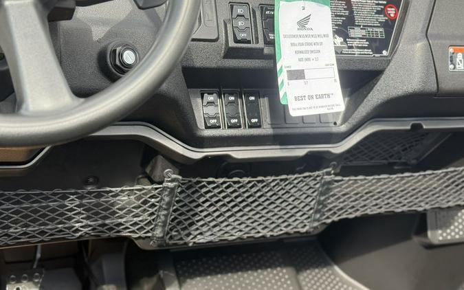 2025 Honda® Pioneer 1000-6 Deluxe Crew