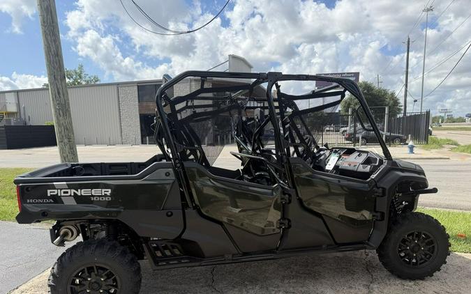2025 Honda® Pioneer 1000-6 Deluxe Crew