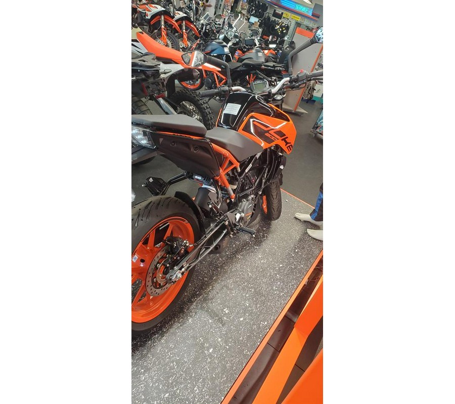 2023 KTM 200 Duke