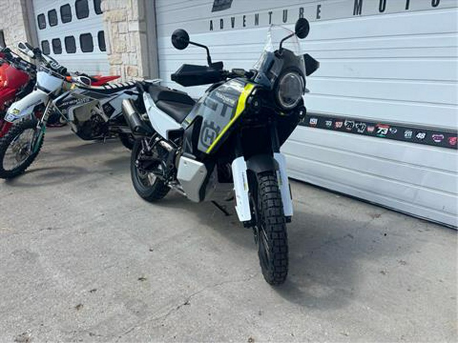 2025 Husqvarna Norden 901