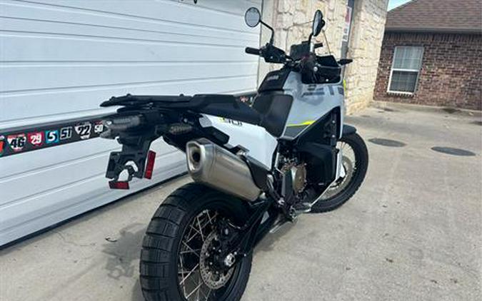 2025 Husqvarna Norden 901