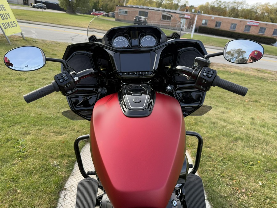 2026 Indian Motorcycle Challenger Dark Horse 112 + PowerBand Audio Package