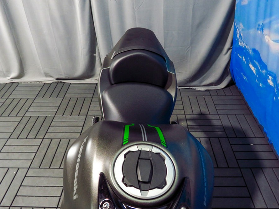 2024 Kawasaki Ninja 650 Metallic Matte Graphenesteel Gray/Ebony Metallic Matte Dark GrayMetallic Spark