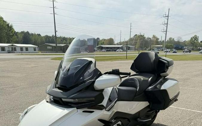 2026 Can-Am® Spyder RT Limited Platine