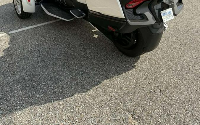 2026 Can-Am® Spyder RT Limited Platine