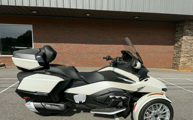 2026 Can-Am® Spyder RT Limited Platine