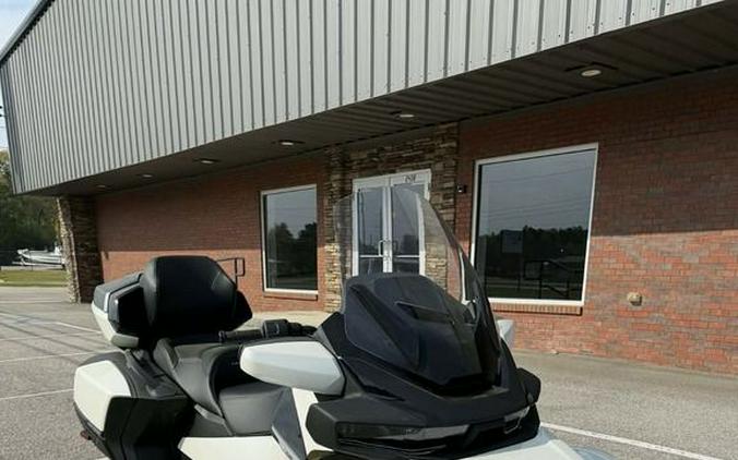 2026 Can-Am® Spyder RT Limited Platine