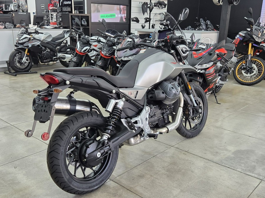 2025 Moto Guzzi V85 Strada