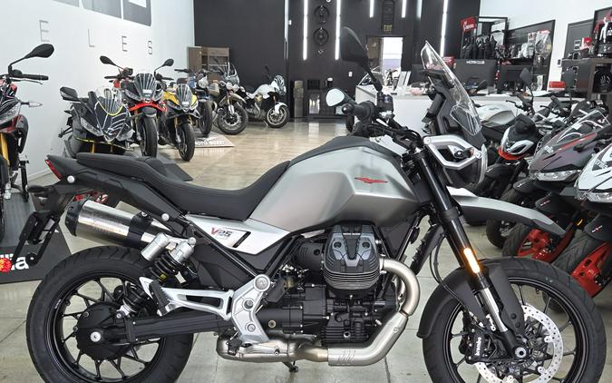 2025 Moto Guzzi V85 Strada