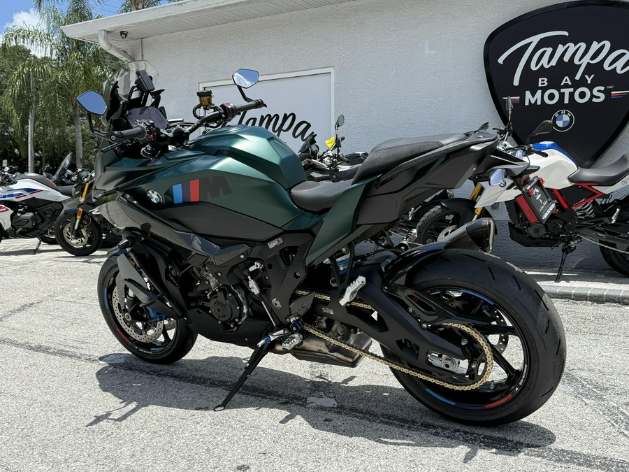 2026 BMW M 1000 XR
