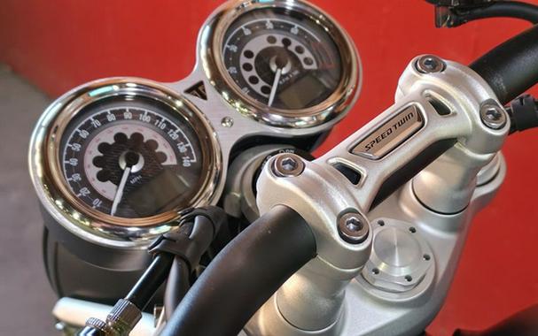 2022 Triumph Speed Twin Matt Storm Grey