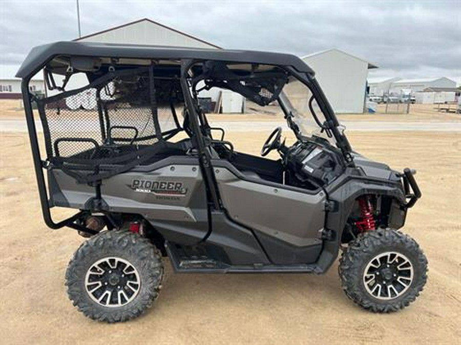 2017 Honda Pioneer 1000-5 LE