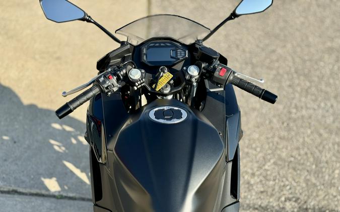 2026 Kawasaki Ninja® 500 Base