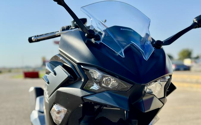 2026 Kawasaki Ninja® 500 Base
